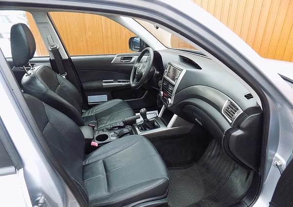 Subaru Forester cena 34900 przebieg: 252000, rok produkcji 2011 z Przysucha małe 497